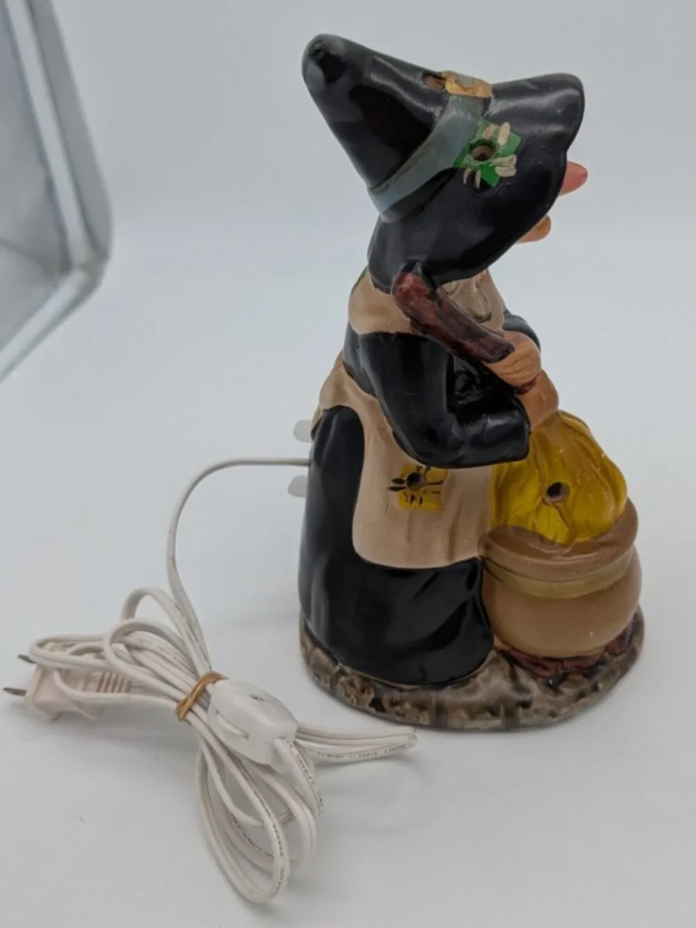 Vintage Witch Halloween Electric Light Stirring Cauldron  decor